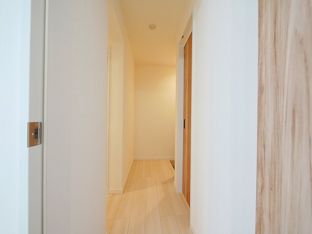 ソレイユビセレクト法蓮町Ⅲの玄関