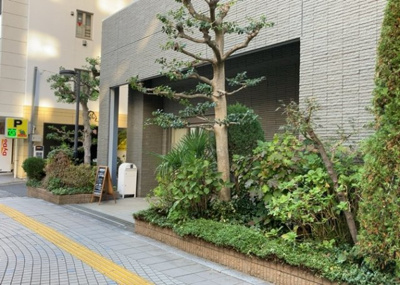 【外観】 | レクセルマンション本厚木 | 土地を買う際、住む地域の自治体や福祉の補助制度にも注目してみましょう。子供や老人の医療補助やゴミ出しのルールなど、自治体によってルールに大きな違いがあるため、暮らしやすい土地で判断するとよいでしょう。