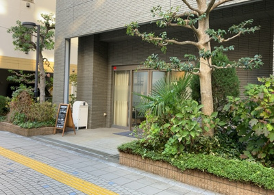 【外観】 | レクセルマンション本厚木 | 土地探しをしていると都市計画区域という言葉を目にすると思います。法律によって、都道府県知事や国土交通大臣が指定するエリアのことを指しており、都市計画区域は市街化区域と市街化調整区域に分けられています。