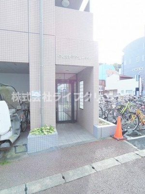 【エントランス】 | ウィステリアガーデン