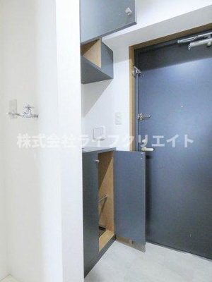 【玄関】 | ウィステリアガーデン