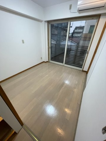 ３階南東側洋室