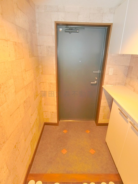 西馬込駅近ルーフバルコニー付1LDKの玄関