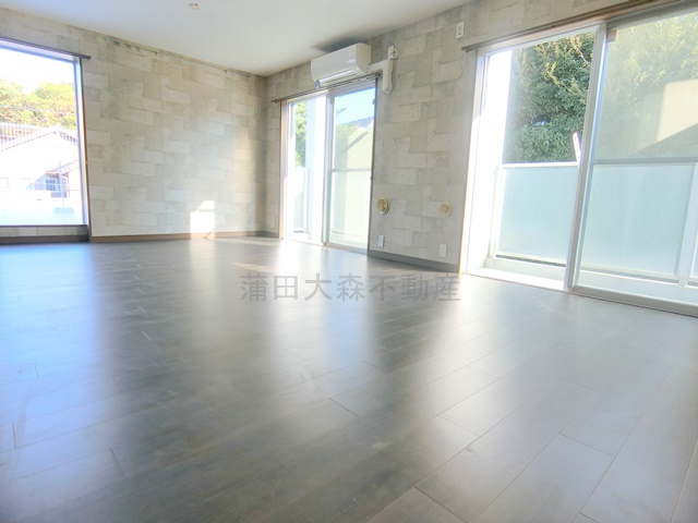 西馬込駅近ルーフバルコニー付1LDKの居間・リビング|LDK