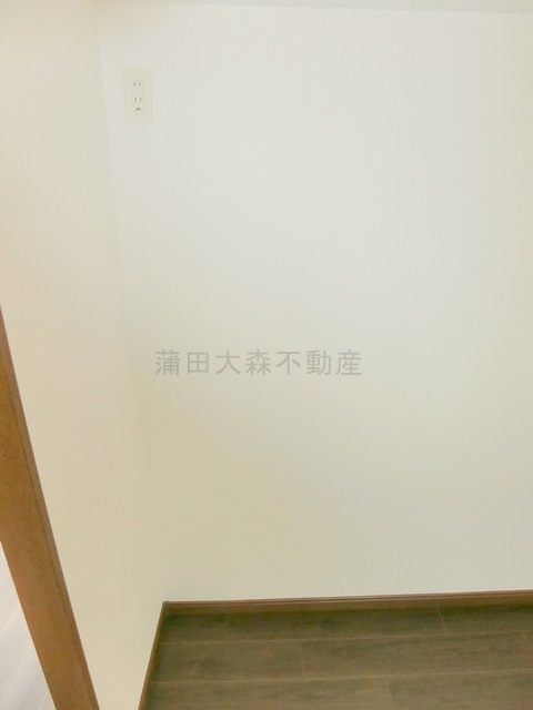 西馬込駅近ルーフバルコニー付1LDKのキッチン|冷蔵庫置き場