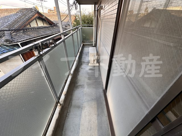 メゾンドール若江北のバルコニー|陽当たり良好なバルコニーです