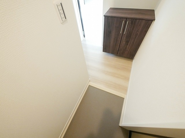 ソレイユビセレクト法蓮町Ⅳの玄関