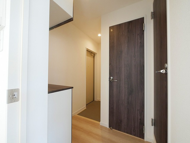 ソレイユビセレクト法蓮町Ⅳの玄関