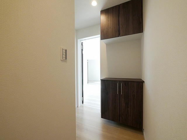 ソレイユビセレクト法蓮町Ⅳの玄関