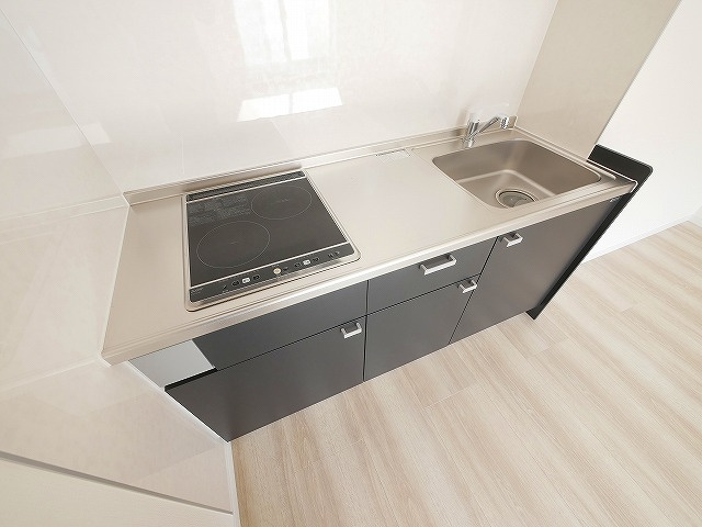 ソレイユビセレクト法蓮町Ⅳのキッチン