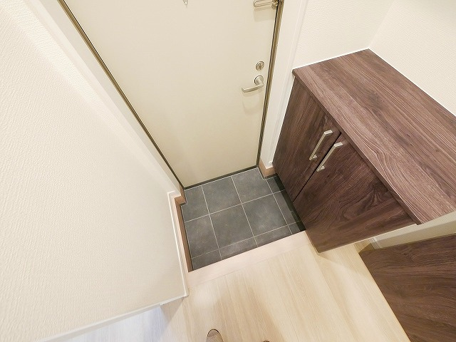 ソレイユビセレクト法蓮町Ⅳの玄関