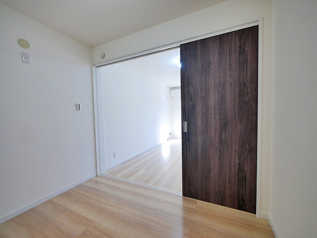 ソレイユビセレクト法蓮町Ⅳの洋室