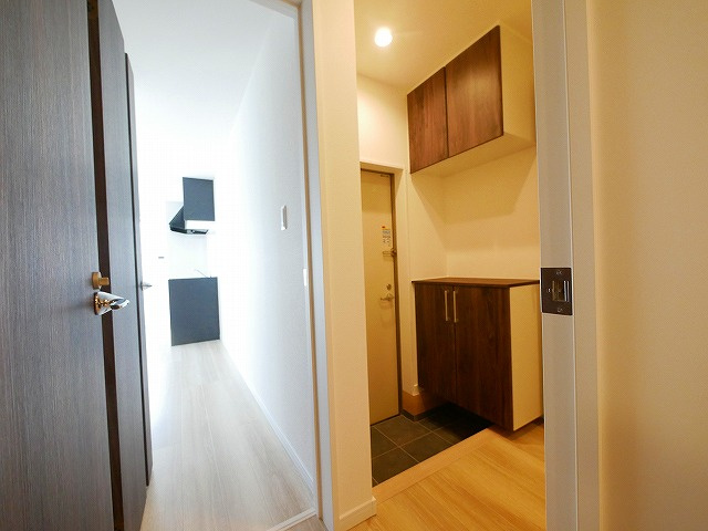 ソレイユビセレクト法蓮町Ⅳの玄関