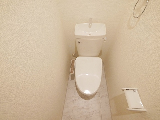 ソレイユビセレクト法蓮町Ⅳのトイレ