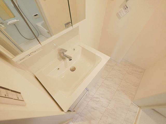 ソレイユビセレクト法蓮町Ⅳの洗面所