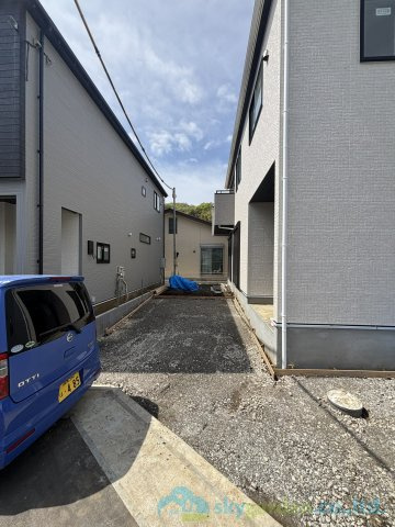 中郡二宮町二宮　新築戸建　全7棟6号棟の駐車場