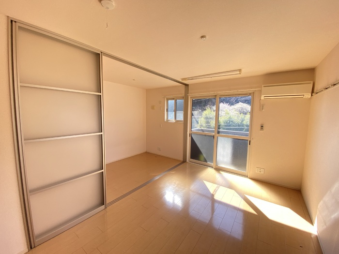 ドミール・フジの居間・リビング