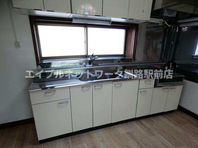 春採2-13-26貸家のキッチン