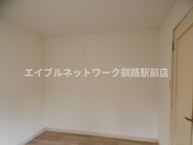 春採2-13-26貸家の洋室