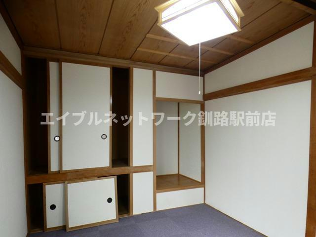 春採2-13-26貸家の内装