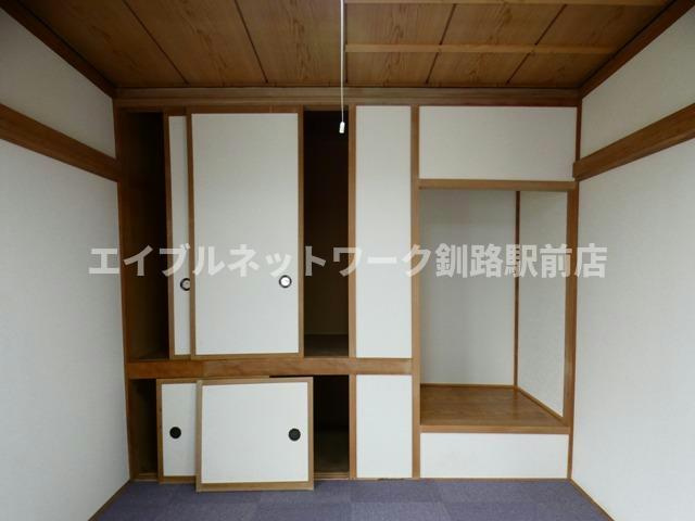 春採2-13-26貸家の収納