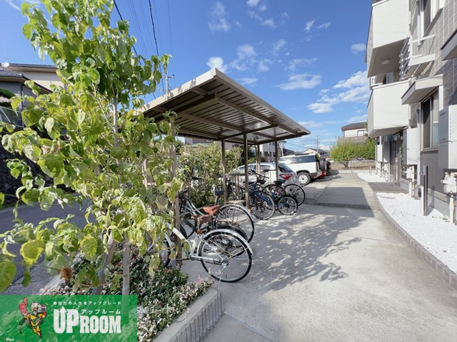 グランシャリオ穴橋 A棟の玄関