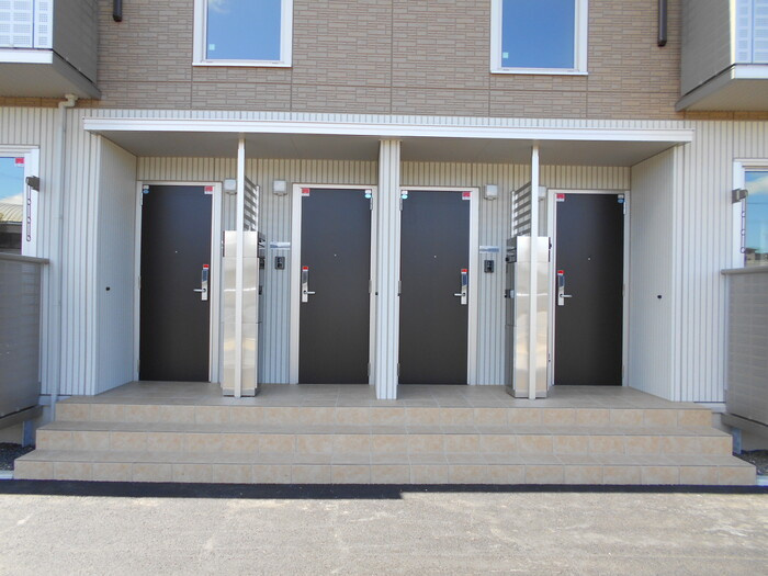 リヴェールパレス　A棟のエントランス