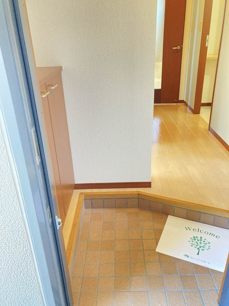 チェリーハイツの玄関