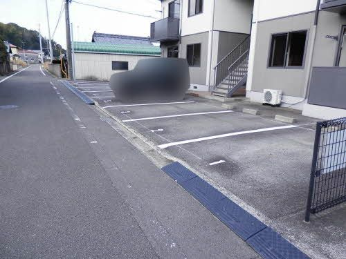 チェリーハイツの駐車場