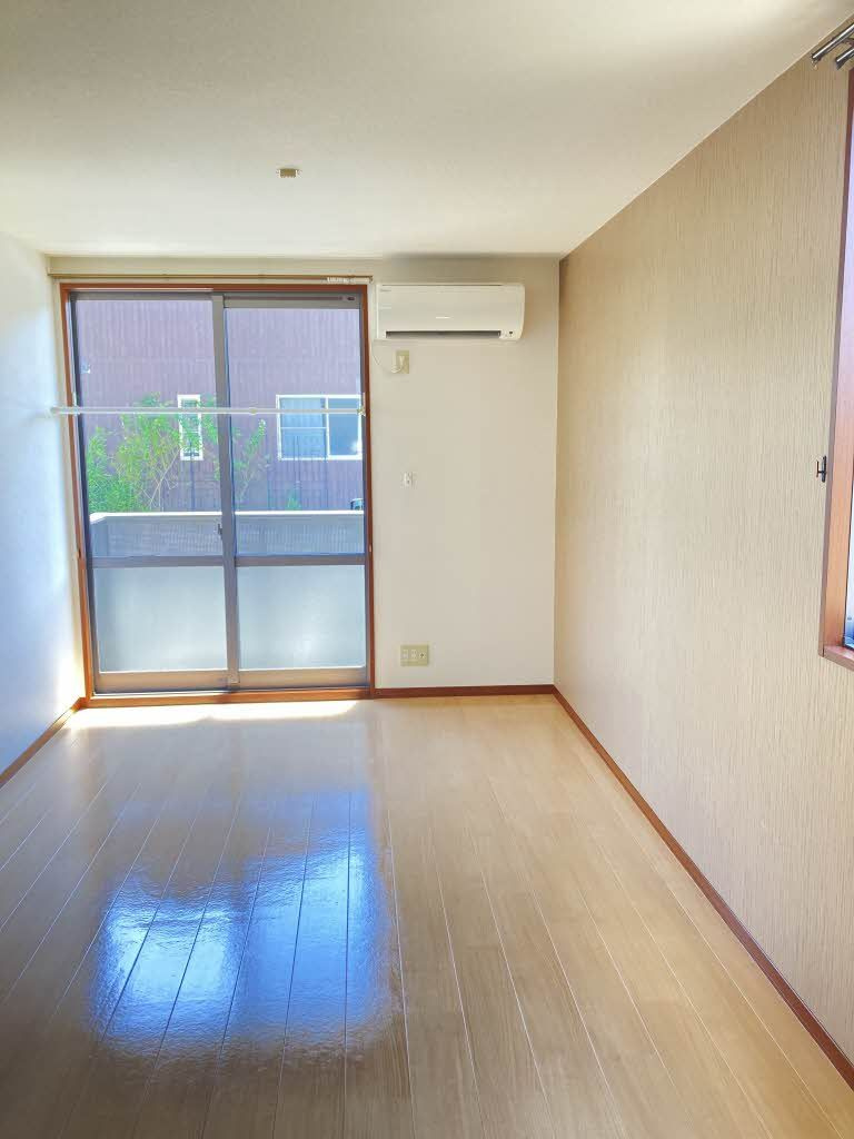 チェリーハイツの洋室