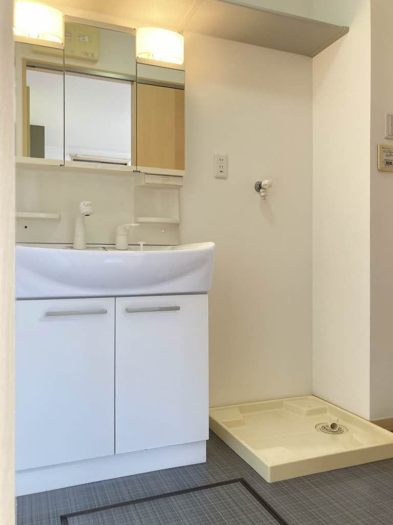 ハーモニー桜木 Ａ棟の独立洗面台
