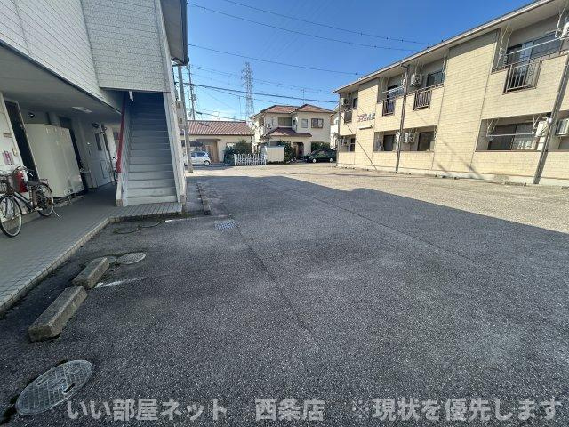あさだ　A・Bの駐車場