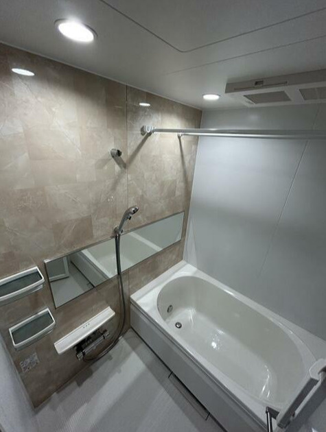 中野区若宮３丁目の賃貸マンションの浴室