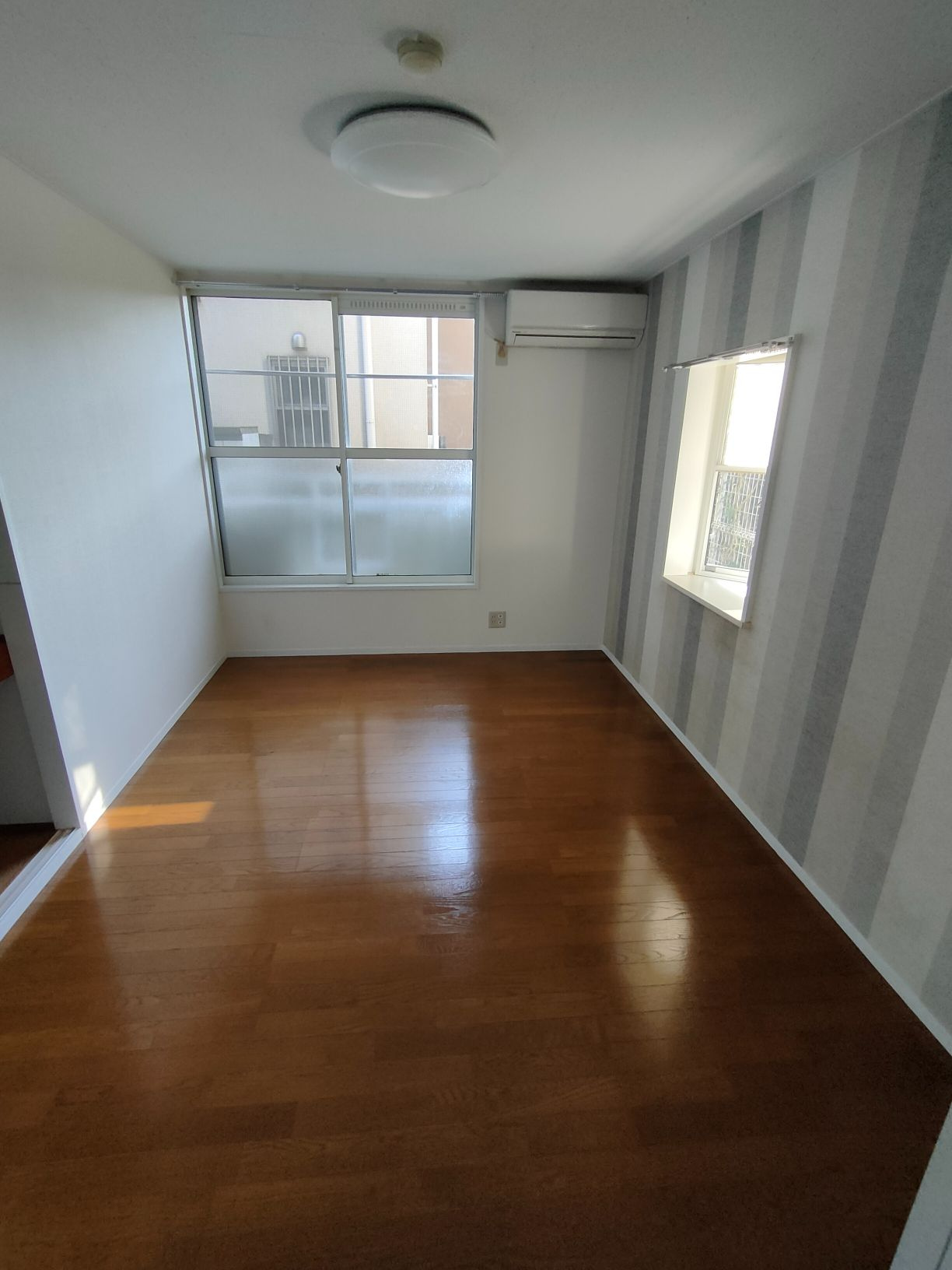 レジェンド若松の居間・リビング