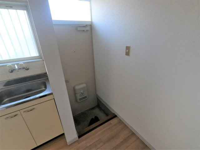 伊藤アパート　東の玄関