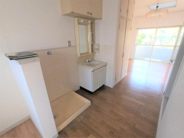 伊藤アパート　東の洗面所