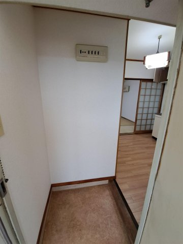 八千代ハイツの玄関
