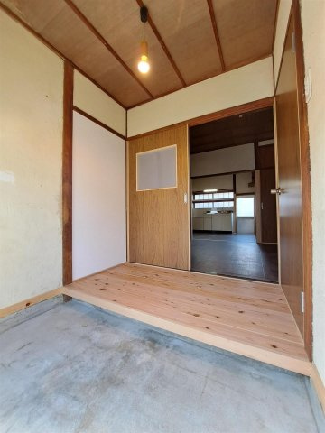 喜多川383-1　貸家の玄関