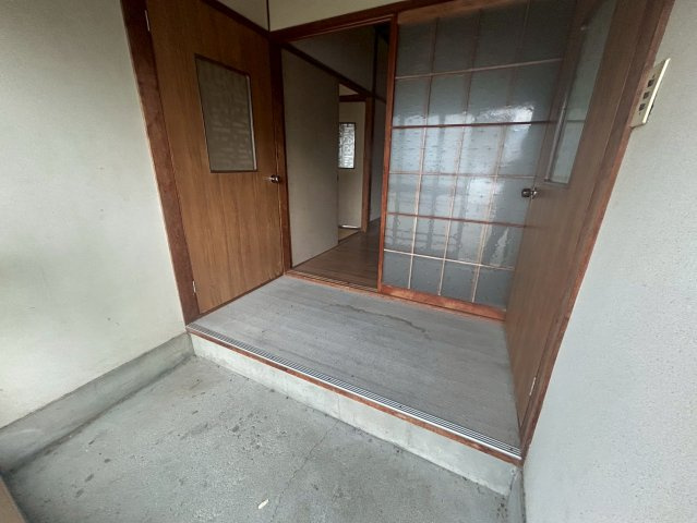 喜多川383-1　貸家の玄関
