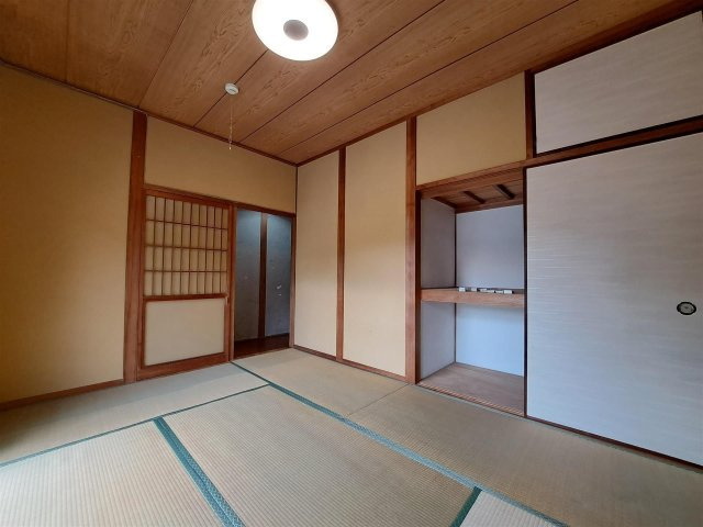 大町1627-3　竹内貸家の収納