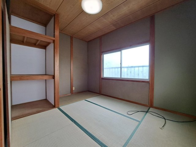 大町1627-3　竹内貸家の収納