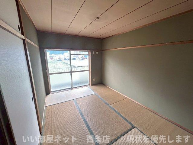 西条ロイヤルハイツの和室