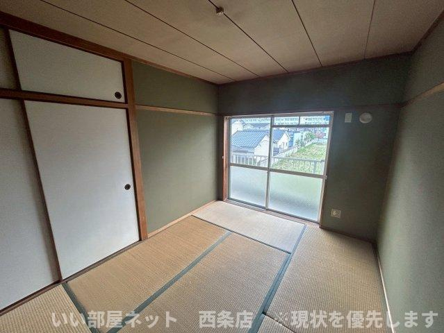 西条ロイヤルハイツの和室