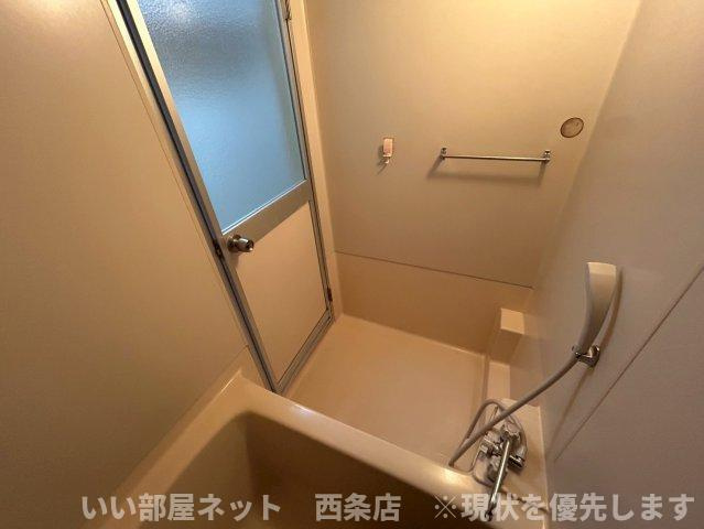 西条ロイヤルハイツの浴室