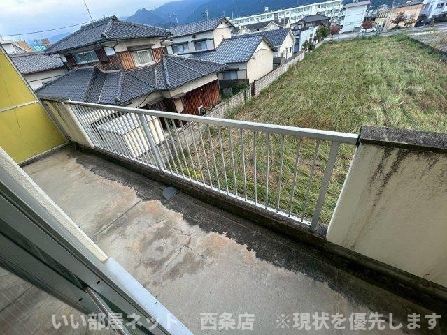 西条ロイヤルハイツのバルコニー