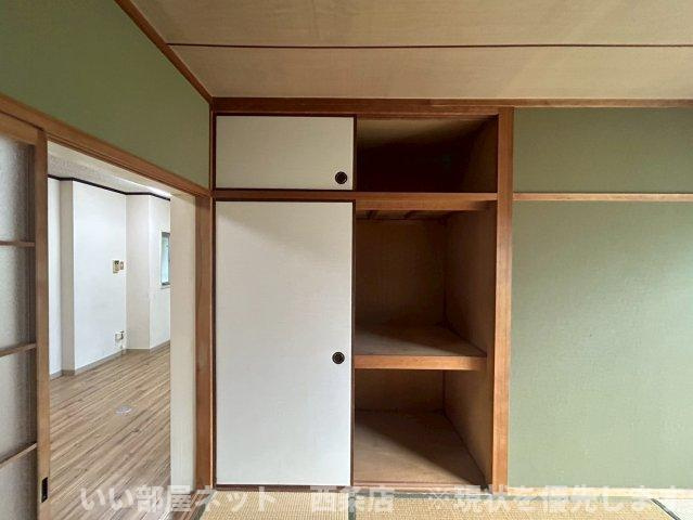 西条ロイヤルハイツの収納