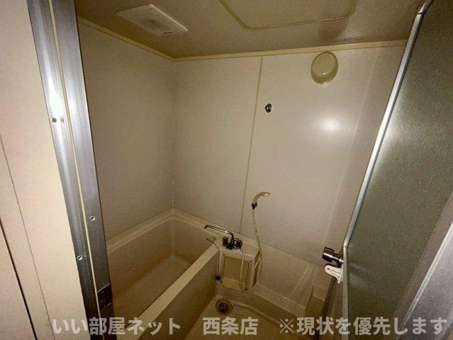 西条ロイヤルハイツの浴室