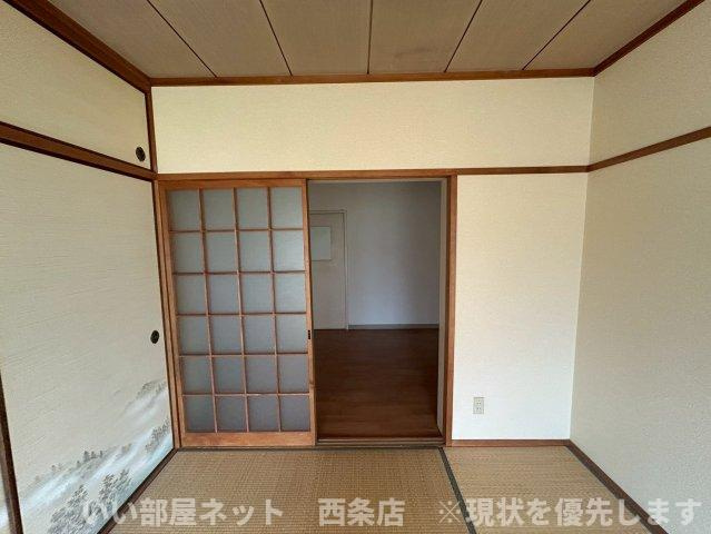 西条ロイヤルハイツの和室