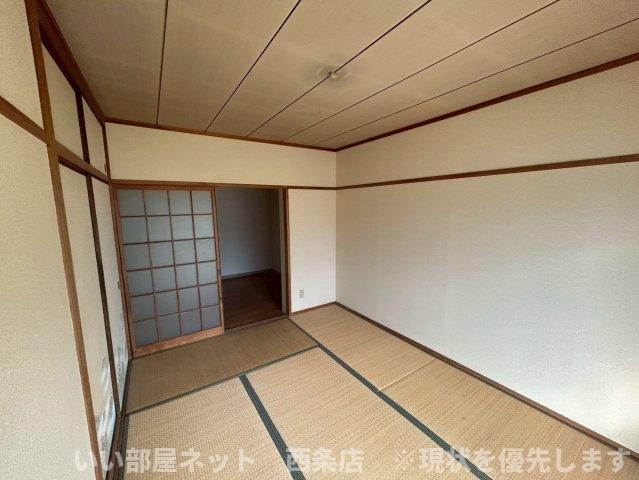 西条ロイヤルハイツの和室