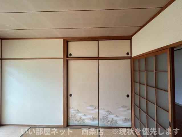 西条ロイヤルハイツの和室